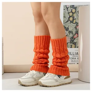 Gemütliche Herbst und Winter Zopfstrick Beinstulpen für Damen in leuchtendem Orange, Stiefelsocken.