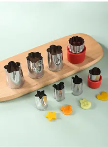 Set di tagliabiscotti e stampi per verdure in acciaio inossidabile per cucina.