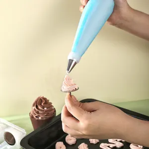 Manga pastelera para decoracion de tortas y juego de boquillas de acero inoxidable.