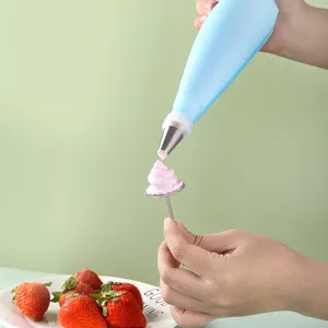 Kit de poche a douille en silicone et douilles en acier inoxydable pour decoration de gateau.