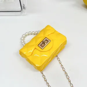 Kinder mini jelly tas geel gewatteerd handtasje met parelhandvat en schouderketting.