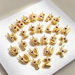 Ciondoli con lettere alfabeto 26 placcati in oro con smalto a cuore rosa accessori fai da te