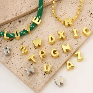 Abalorios con letras del alfabeto en oro y plata colgantes para hacer pulseras joyas DIY hechas a mano.