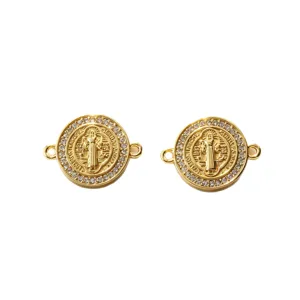 Gouden Sint Benedictus medaillon connectoren met strass stenen voor DIY sieraden hoofdaanzicht.