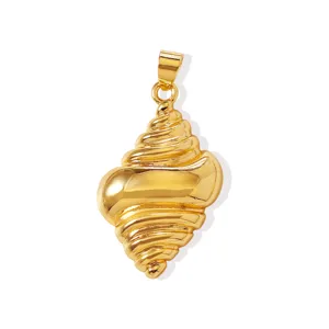 Ciondolo conchiglia conica dorata dettaglio, elegante accessorio per gioielli fai da te in ottone.
