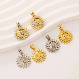 Pendentif visage de soleil en métal bicolore DIY collier bracelet bijou gros plan