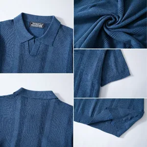 Gedetailleerde weergaven van een blauw herenpoloshirt met focus op textuur en afwerking