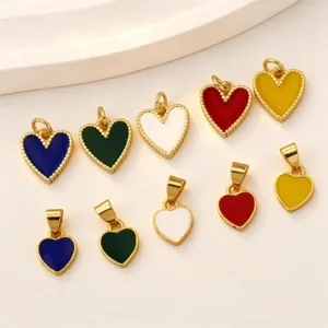 Ciondoli a Cuore in Ottone Pendente a Cuore Smaltato Per Creazione di Gioielli DIY Collana Bracciale Accessorio Placcato Oro 18K Ciondoli Colorati a Forma di Cuore