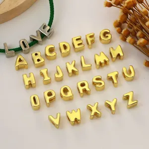 Abalorios con 26 letras del alfabeto chapados en oro para pulseras DIY componentes