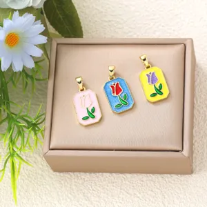 Affascinanti dettagli pendente tulipano smaltato in rame, accessorio collana fai da te floreale.