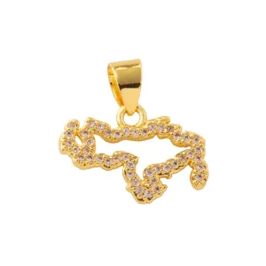 Collana con ciondolo mappa del Venezuela placcato oro dettaglio con zirconi splendenti.