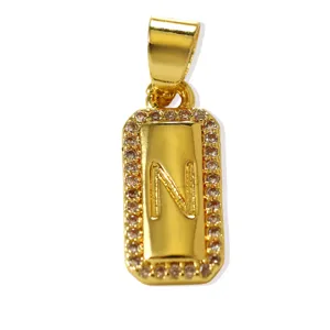 Ciondolo con lettera N rettangolare lungo placcato oro 18k con zirconi cubici scintillanti gioielli