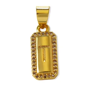 Ciondolo collana lettera T rettangolare lungo placcato oro 18k con pietre zirconi lucide.