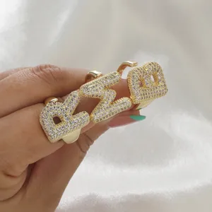 Verstellbarer Kupfer Zirkon Buchstaben Ring, Luxus Bling Pave Initialen Ring Schmuck für Damen.