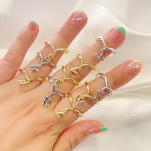 Minimalistischer Kupfer Gold Und Silber Beschichteter Alphabet Buchstaben Anhänger Offener Verstellbarer Ring Mode Finger Schmuck Für Damen