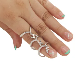 Modische 26 Buchstaben Ringe, Kupfer vergoldet kleine Anhänger verstellbarer Ring