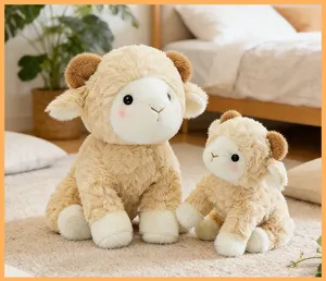 Nahaufnahme süßer Plüschschaf-Spielzeuge in gemütlicher Szene, weicher Kuschelpartner für Kinder.