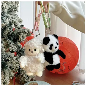 Simpatico set di portachiavi in peluche di animali cartoon, ciondoli borsa pecora e panda soffici.