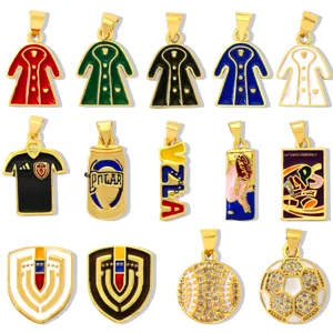 Ciondoli smaltati placcati oro cappotto carino maglia snack scatola scudo sport gioielli DIY