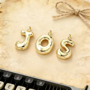 Colgantes de letras J O S dorados, bonitos dijes de alfabeto gorditos para bisutería DIY.