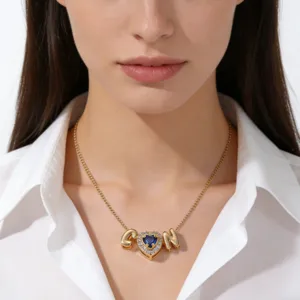 Zarte vergoldete Geburtsstein Initialen Halskette mit Herz Anhänger, eleganter Modeschmuck.