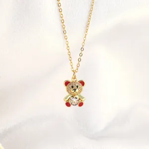 Gold-plated rhinestone cute bear necklace pendant detail close-up sparkling zircon