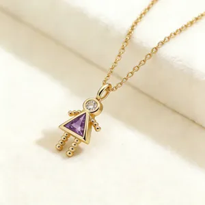 Collar de niña chapado en oro con piedra violeta y circonita para uso diario elegante.