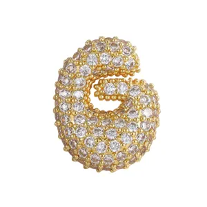 Ciondolo lettera G in zircone hip-hop dettaglio, ciondolo in zirconia cubica oro brillante.
