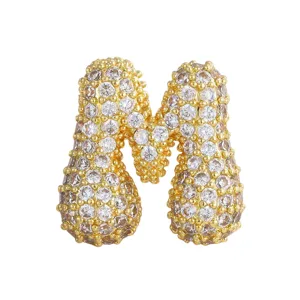 Ciondolo con lettera M dorata in stile hip hop con zirconi brillanti per collana catena.