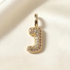 Vergulde puffer letter J hanger ketting met fonkelende paarse zirkoon stenen voor dames sieraden