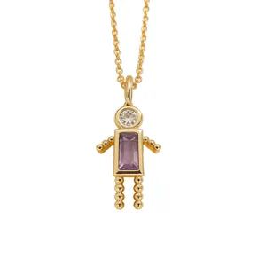 Colgante de piedra natal de nino y nina banado en oro con circonitas purpuras.