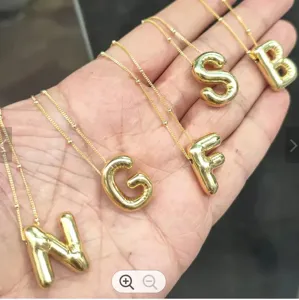 Collana con lettere gonfiabili in oro placcato oro 18K pendente alfabeto 3D moda donna.