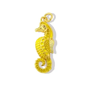 Colgante de caballito de mar bañado en oro con esmalte amarillo accesorios de joyería DIY finos.