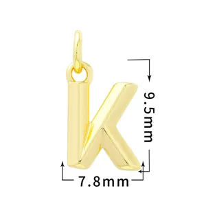 Colgante con letra K chapado en oro accesorio de joyería DIY vista de detalle y medidas