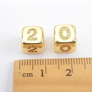 Colgante con abalorio de cubo de numeros de circonita chapado en oro DIY para joyeria.