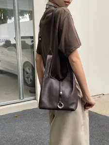 Bolso cubo de cuero texturizado marron para mujer bolso de hombro minimalista elegante diario
