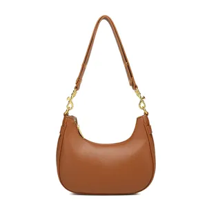 Chique bruine damestas onderarm tas, elegante minimalistische hobo baguette tas voor de zomer.