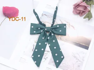 Farfallina uniforme JK verde scuro a pois bianchi, accessorio in stile studente lungo.