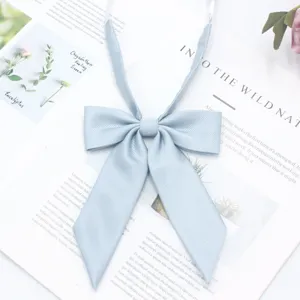 Nœud papillon d'uniforme JK en sergé bleu clair pour femmes, cravate unie classique.