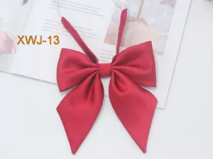 Einfarbige rote feine Köper Fliege spitz JK Uniform Kragen Blume Accessoire für Frauen Mädchen