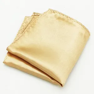 Gouden glanzende pak pochet voor heren in gladde stof detail weergave stijlvol.