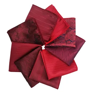 Ensemble de pochette rouge pour homme, mouchoir de costume jacquard, vue principale.