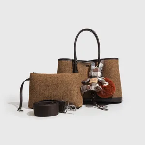 Bruine visgraat tweed shopper tas set met afneembare riem en schattige ruit konijn hanger.