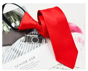 Corbata roja con cremallera para hombre, tela de satén liso, estilo elegante.