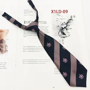 Cravatta stile JK preppy per bambini e donne, elegante design a righe in seta poliestere.