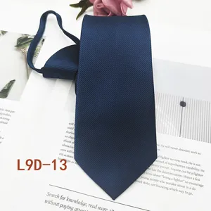 Dettagli della cravatta con zip a righe blu da uomo, classica cravatta jacquard da lavoro.