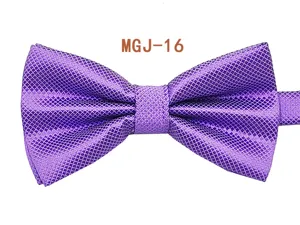 Farfallina da uomo viola testurizzata, elegante papillon formale per matrimoni e abiti.