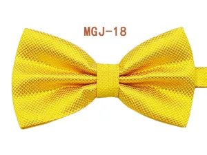 Farfalla uomo gialla dettaglio, design classico a quadri per abiti formali da matrimonio.
