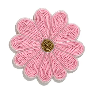Posavasos de cuentas hecho a mano, mantel individual de margarita rosa para taza y decoración hogar.