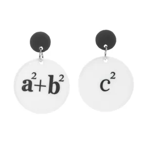 Schicke geometrische Acryl Ohrringe mit mathematischer Formel für Damen Accessoire.